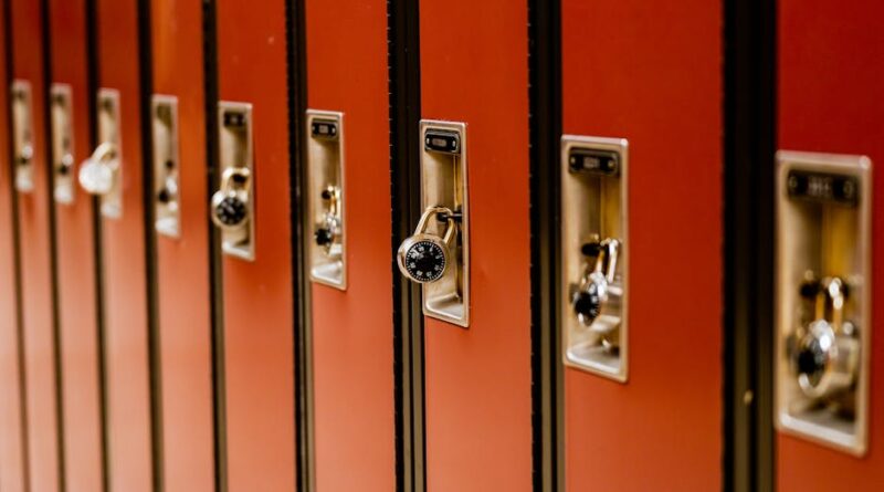 Comparing Public vs Private Cloud Storage